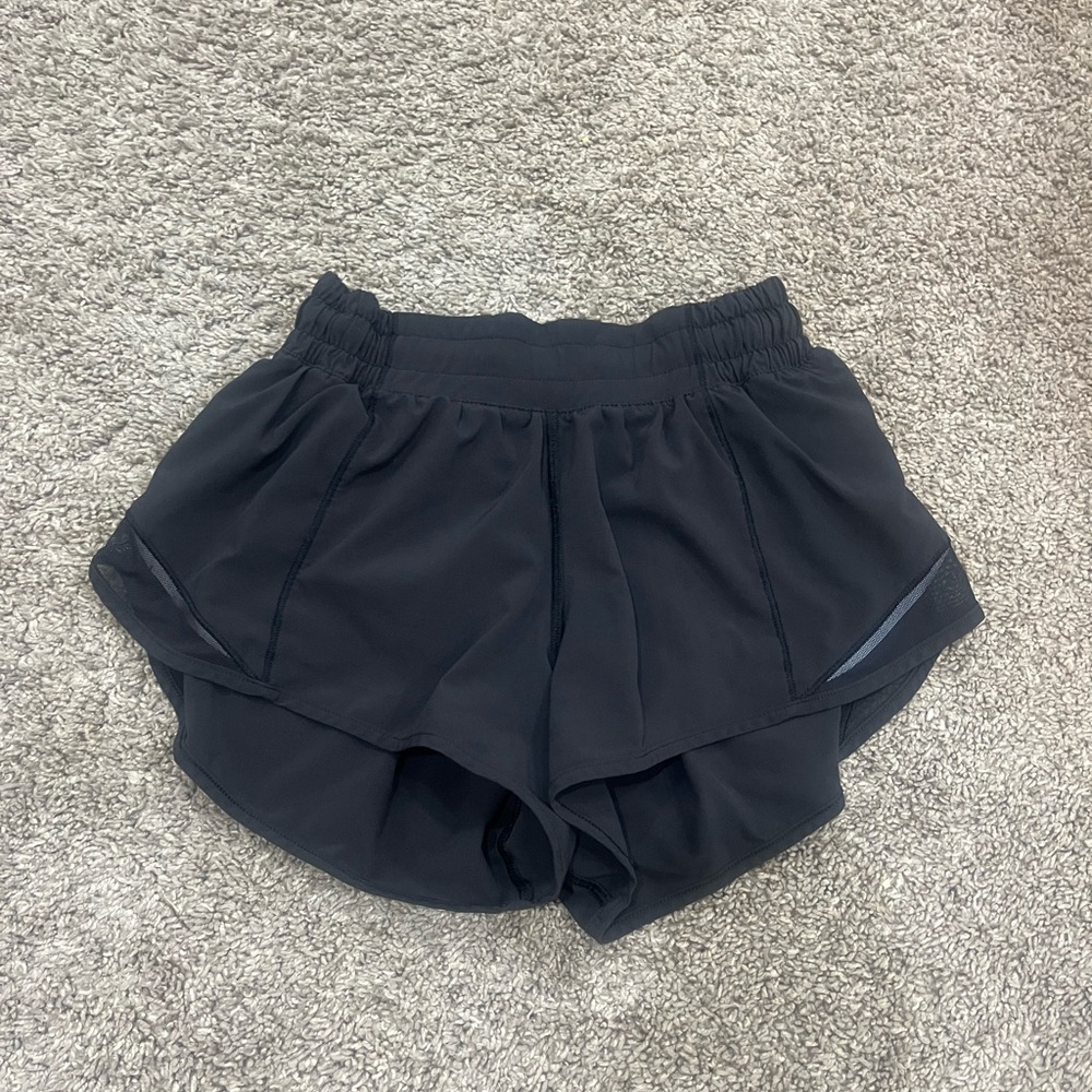 Lululemon Hotty Hot 2.5” Shorts